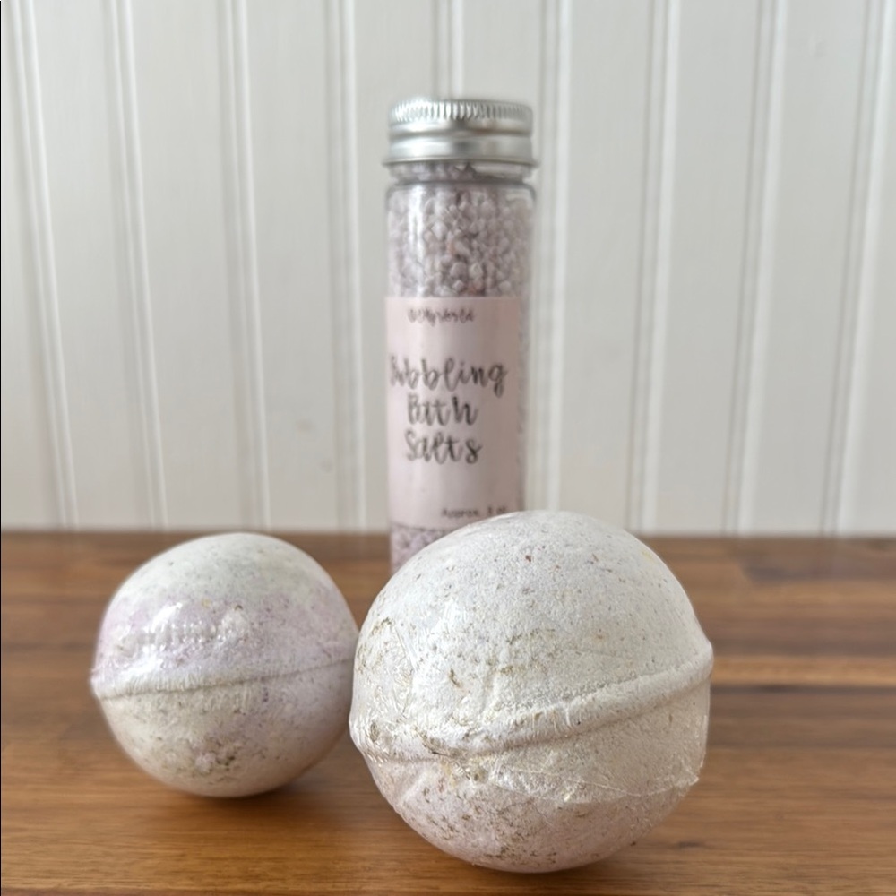 Luxurious Bath Bomb Set - White & Pink